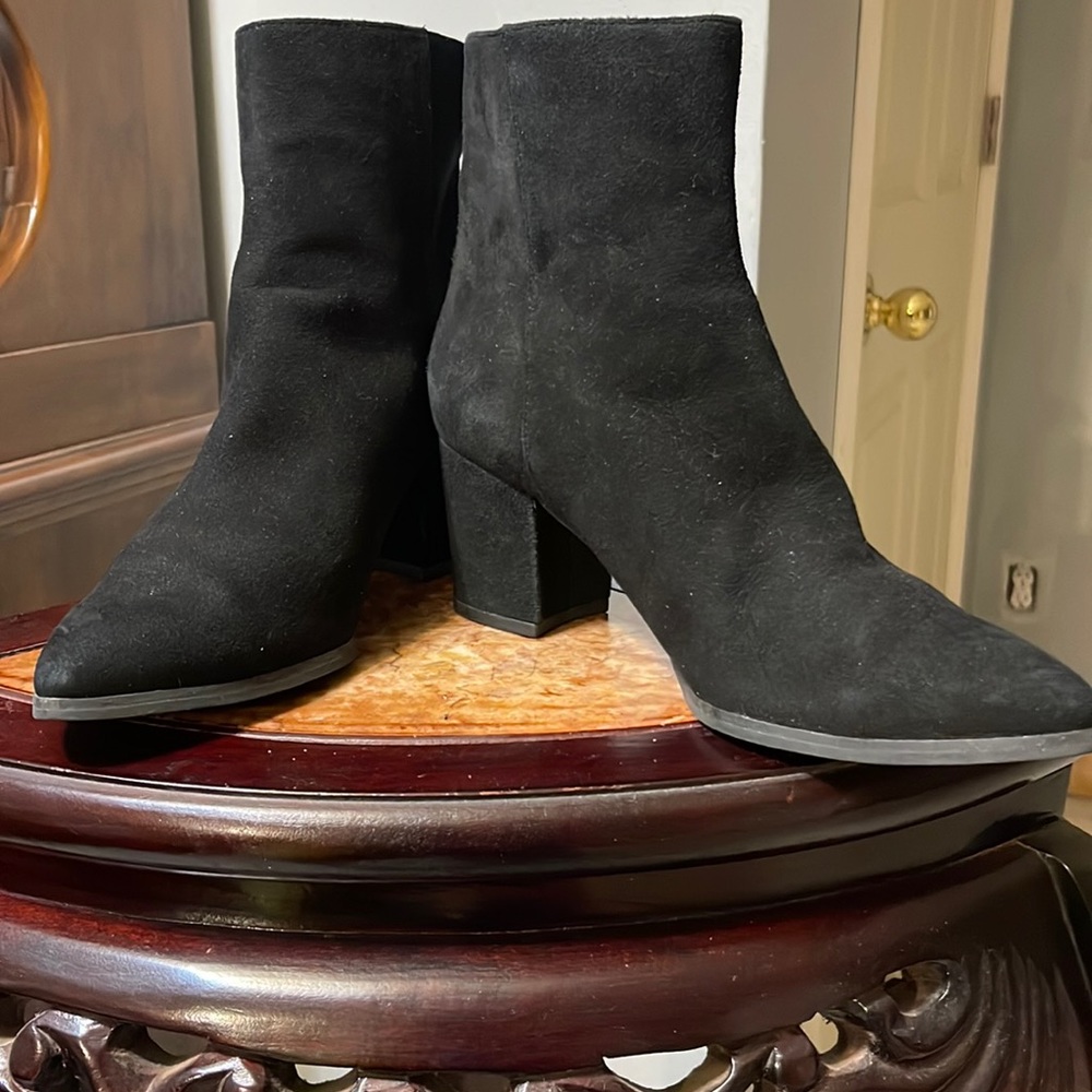 Black MK boots 6.5, soft suede.